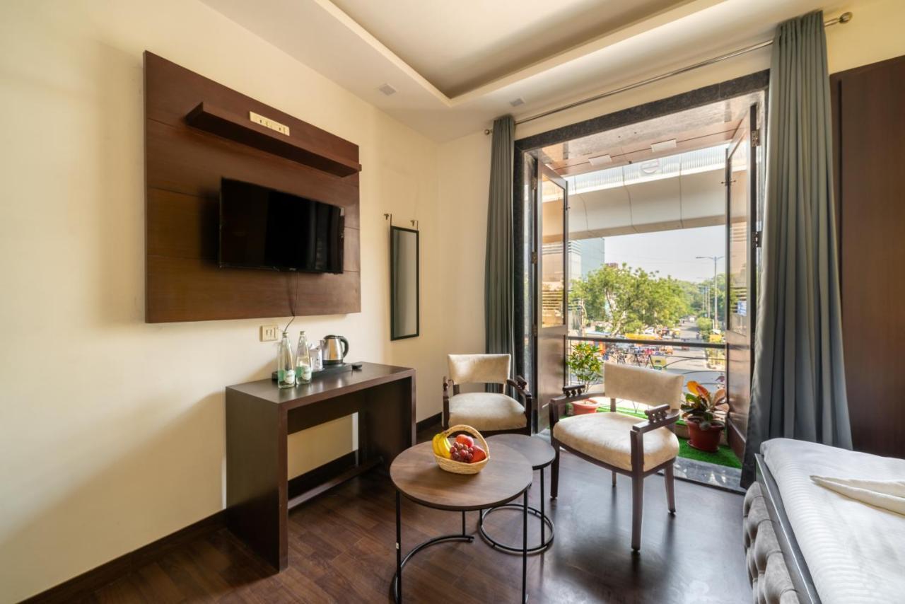 Lime Boutique B&B Gk-1 At Kailash Colony Metro , Greater Kailash Near Eros Hotel Nehru Place New Delhi Bagian luar foto